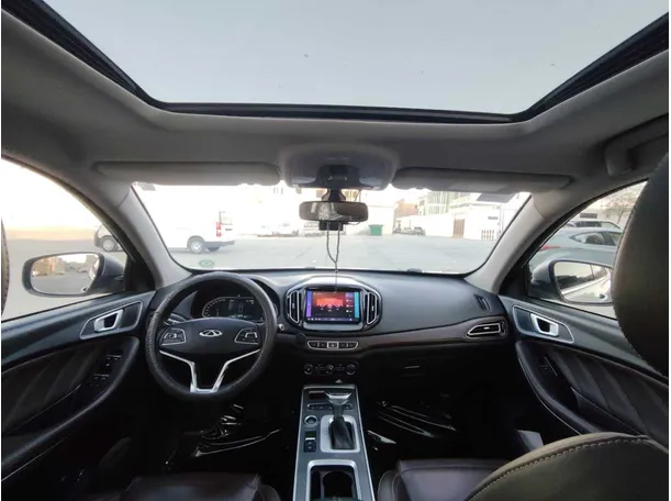 Car image 19