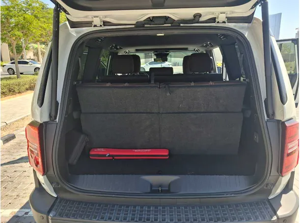 Car image 23