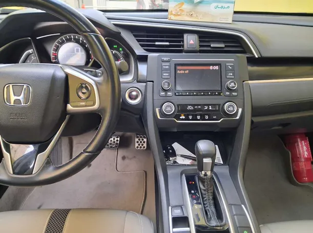 Car image 16