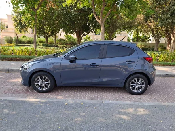 Car image 8