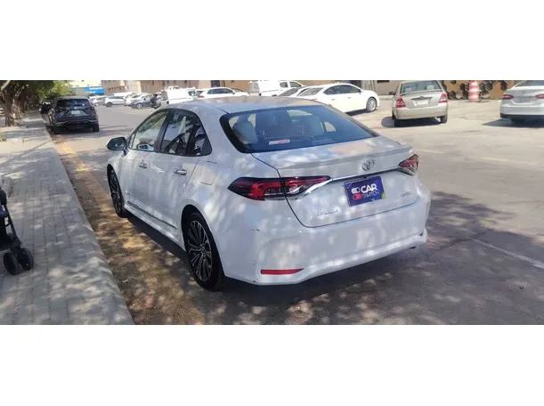 Car image 7