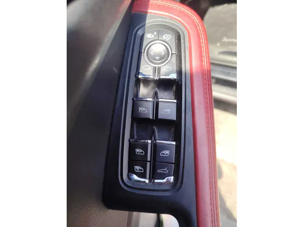 Car image 29
