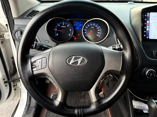 Car image 23