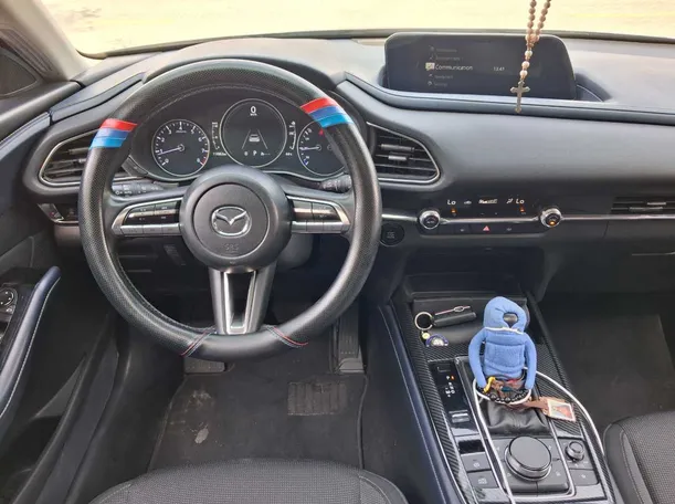 Car image 15
