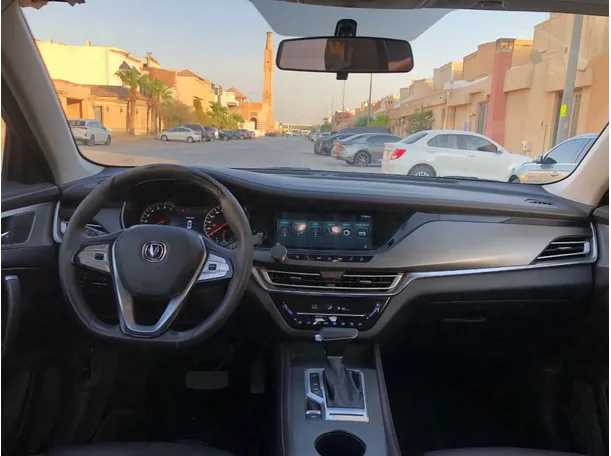 Car image 16