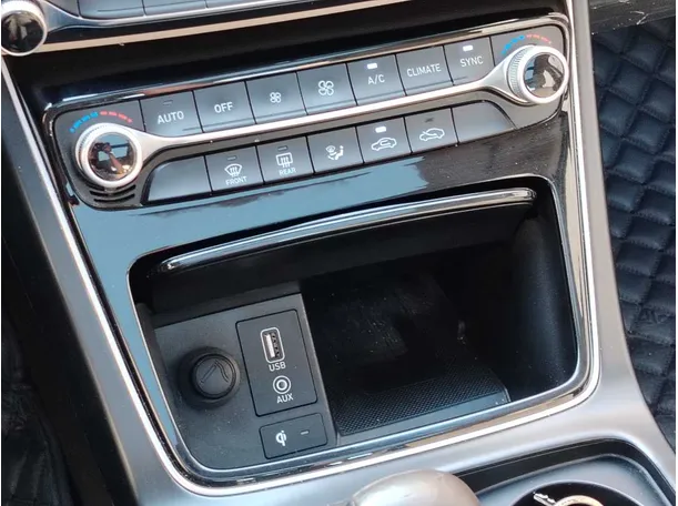 Car image 23