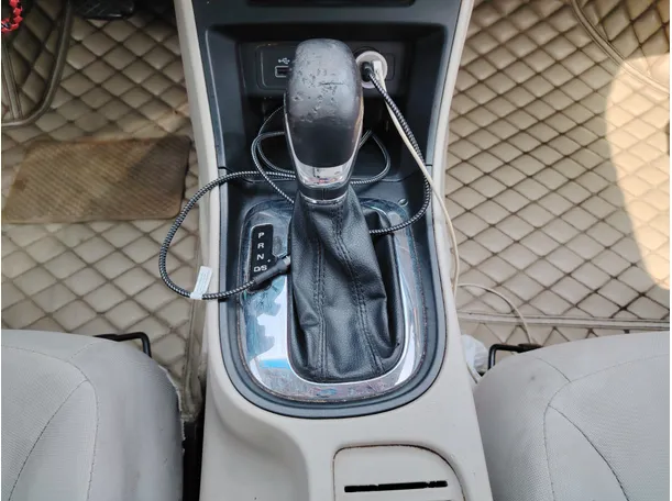 Car image 18