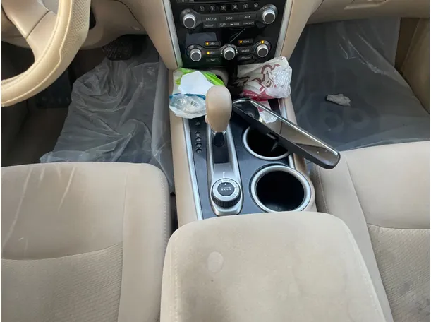 Car image 17