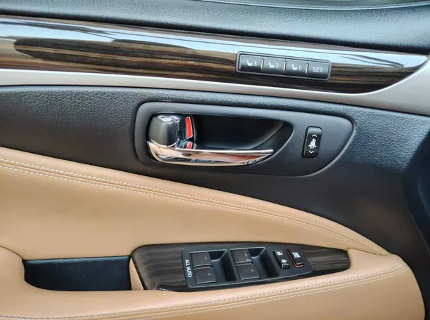 Car image 44