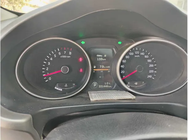 Car image 26