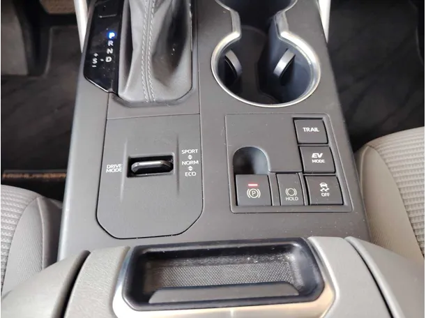 Car image 23