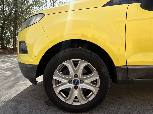 Car image 9