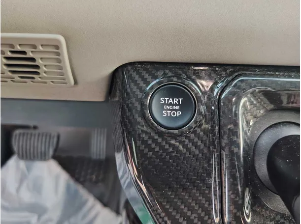 Car image 32