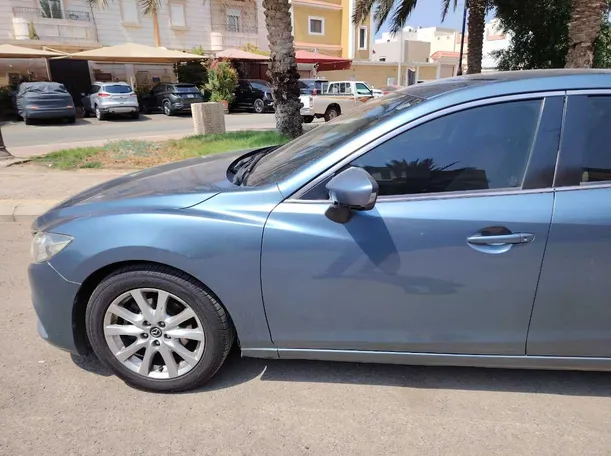 Car image 9