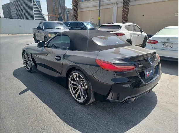 Car image 8