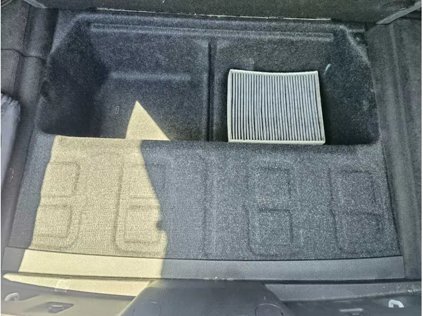 Car image 30