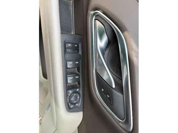 Car image 27