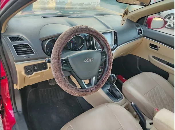 Car image 14