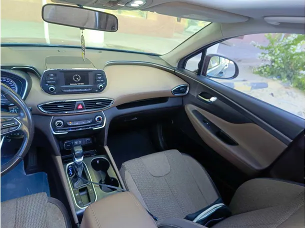Car image 23