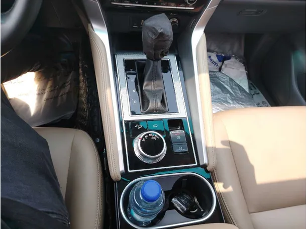 Car image 20