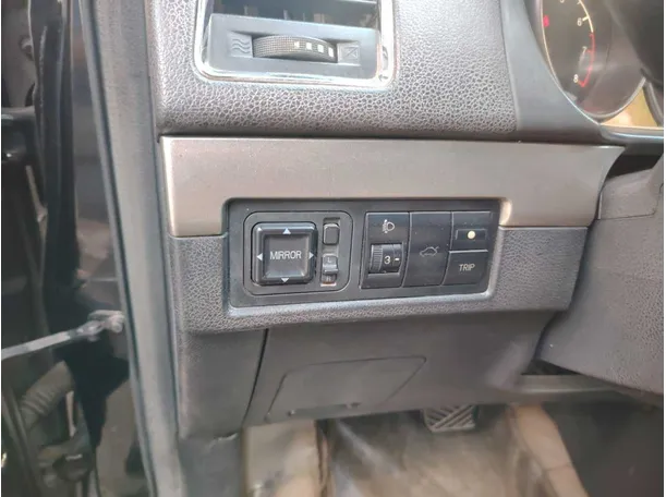 Car image 34