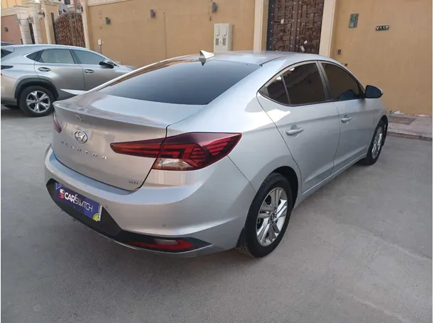 Car image 5