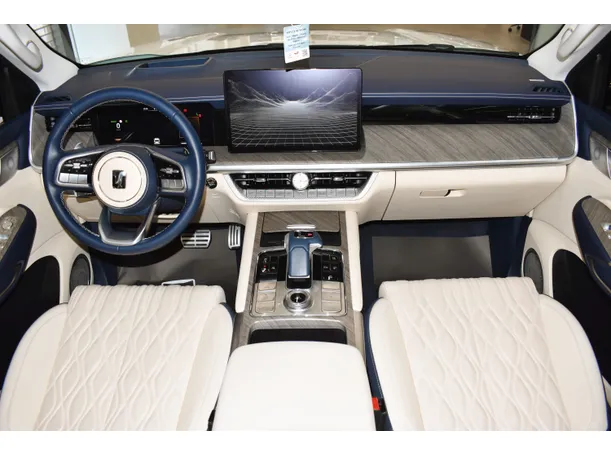 Car image 14