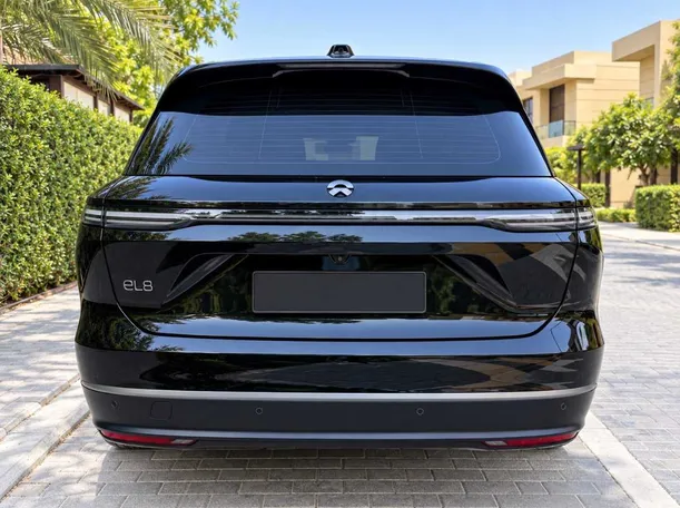Car image 10
