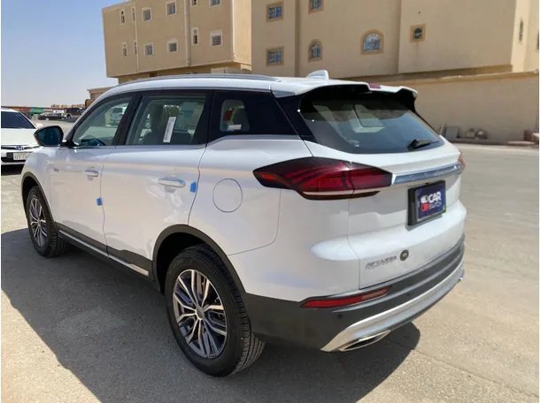 Car image 7