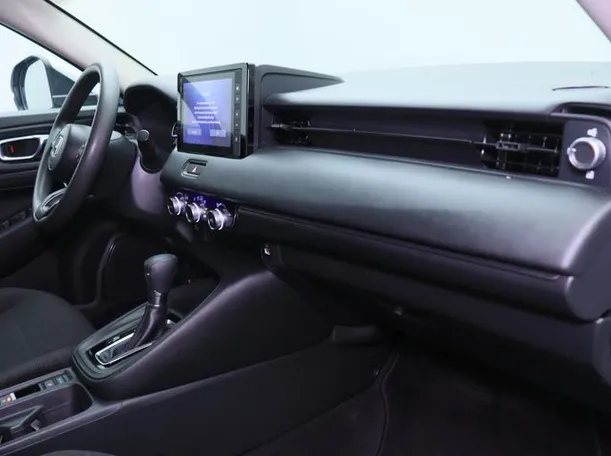 Car image 10