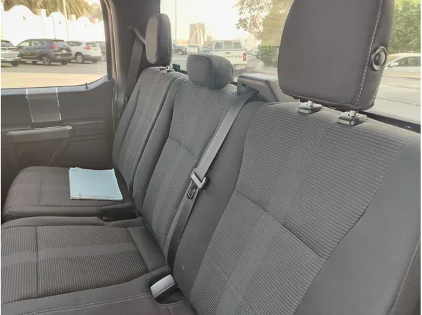 Car image 18