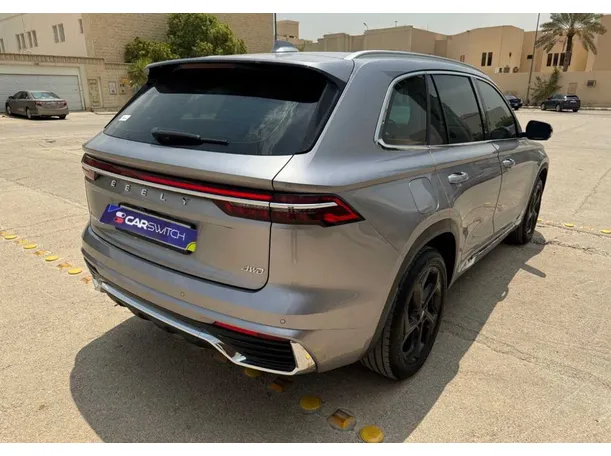 Car image 5