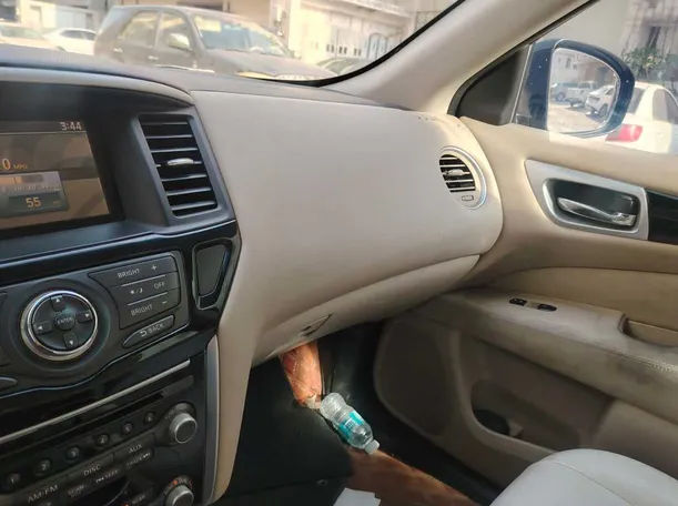 Car image 40