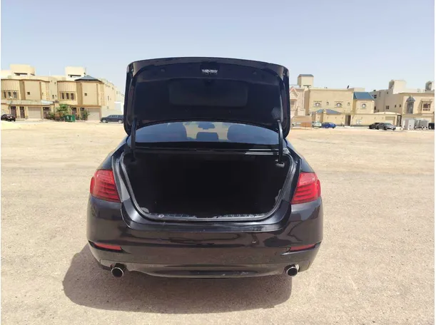 Car image 27