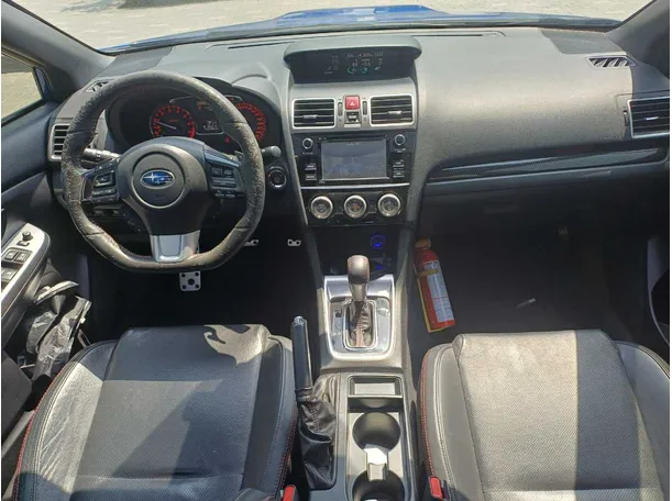 Car image 16