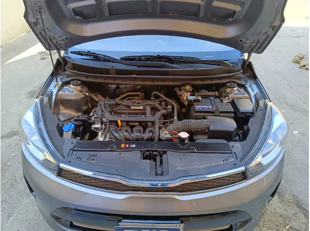 Car image 32