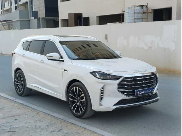 Car image 4