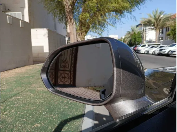 Car image 21