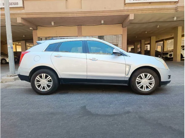 Car image 4