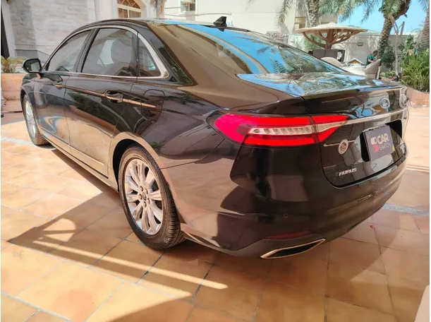 Car image 7