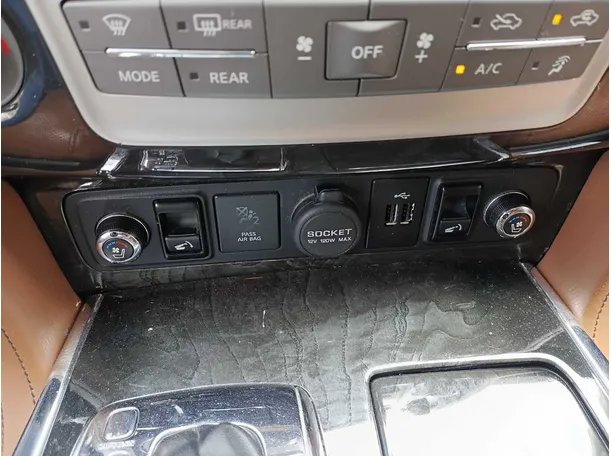 Car image 23
