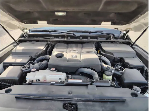 Car image 30
