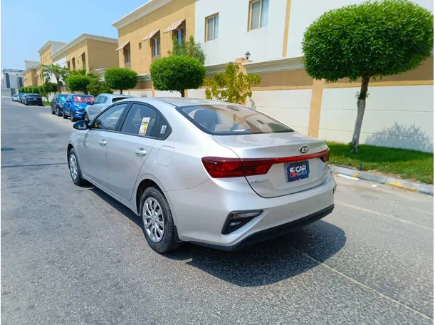 Car image 7