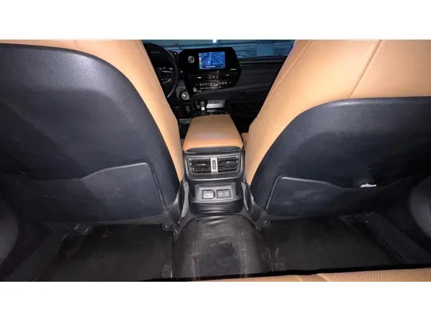 Car image 24