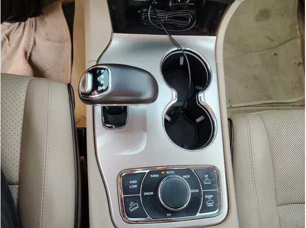Car image 26
