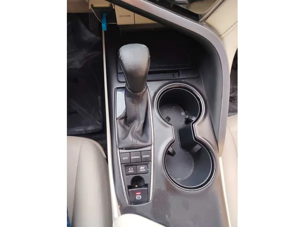 Car image 20