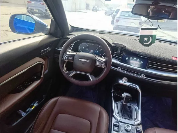 Car image 24