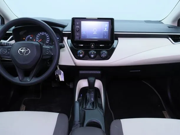 Car image 14