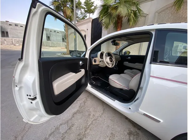 Car image 10