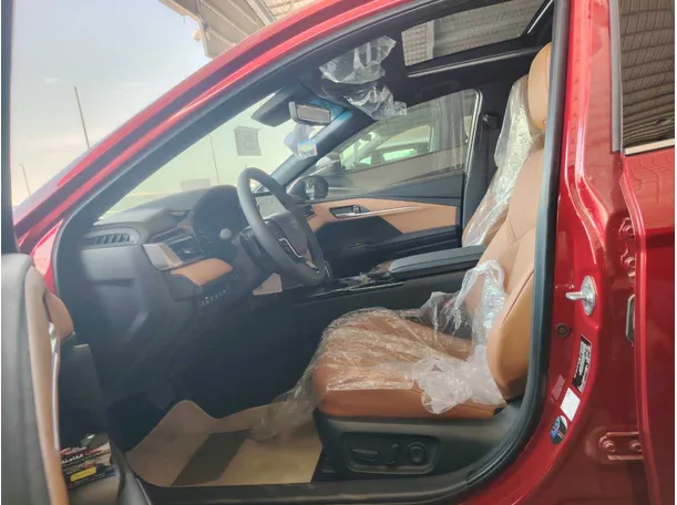 Car image 14